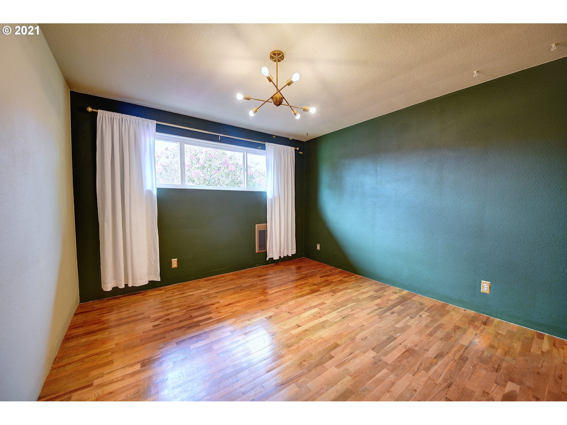 24837 Suttle Road Elmira, OR 97437 - Photo 12 of 32 Gallery Image 12