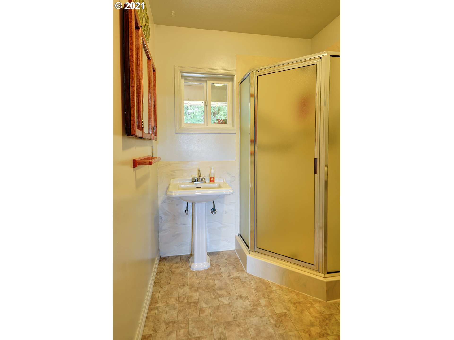 24837 Suttle Road Elmira, OR 97437 - Photo 16 of 32 Gallery Image 16
