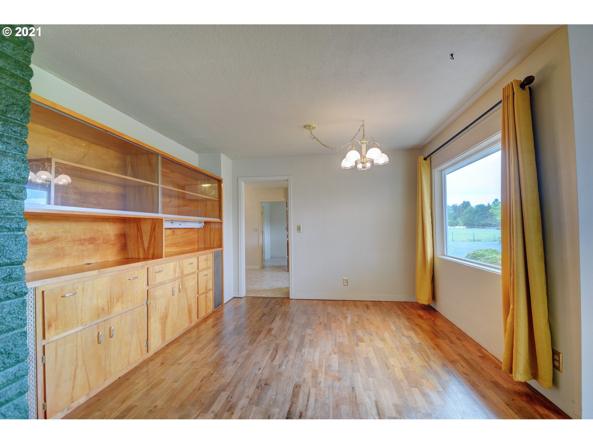 24837 Suttle Road Elmira, OR 97437 - Photo 5 of 32 Gallery Image 5