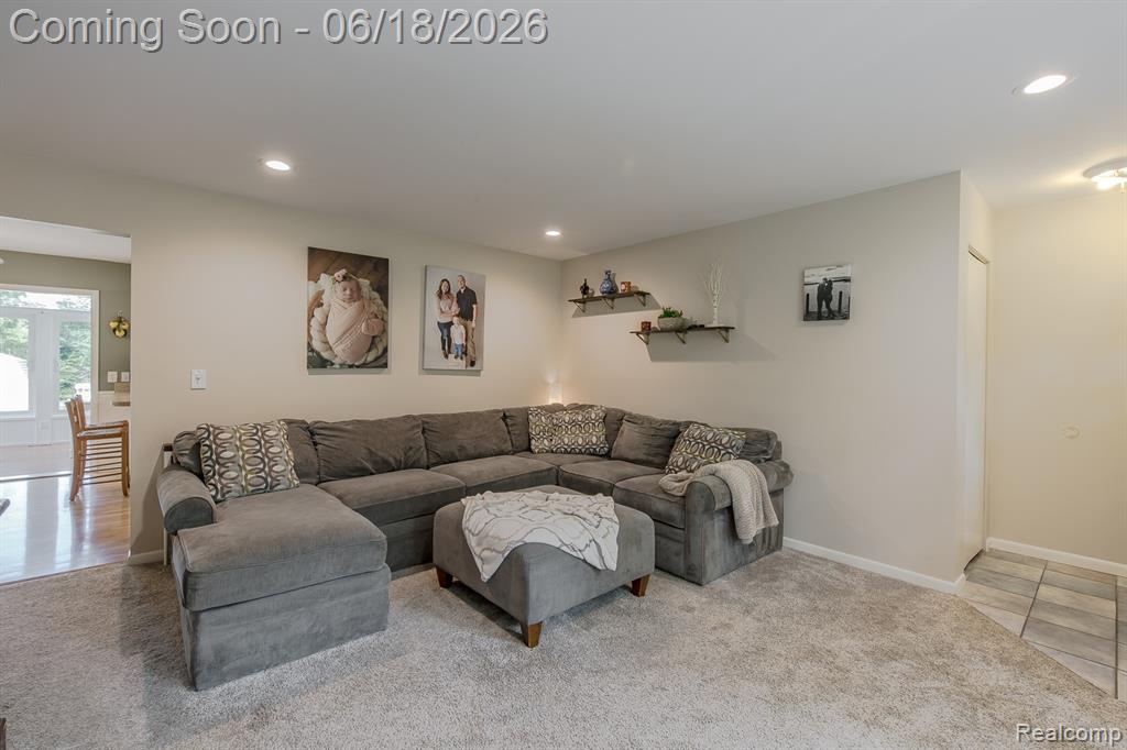 880 Joslyn Road Lake Orion, MI 48362 - Photo 5 of 45