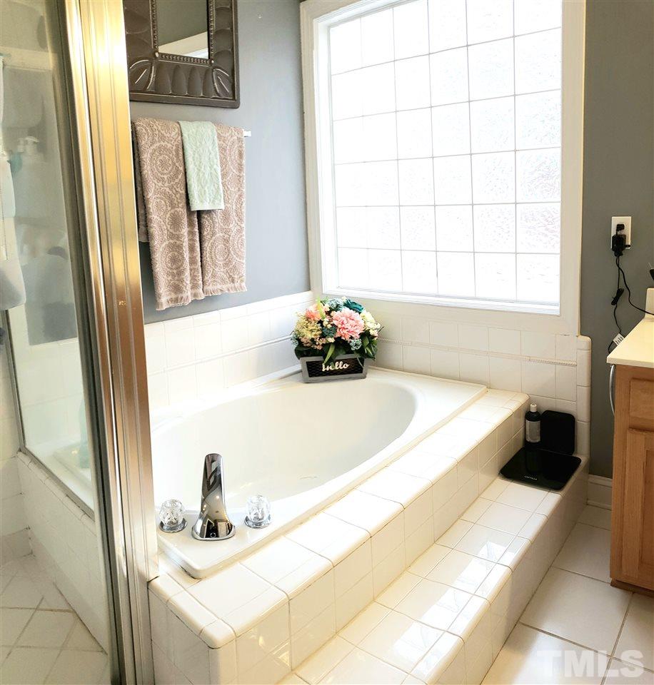 2009 Waterbrook Court Raleigh, NC 27603 - Photo 14 of 29 Gallery Image 14