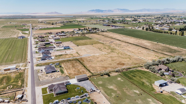 5752 West 2425th North, Unit 4 Hooper, UT 84315 - Photo 9 of 20
