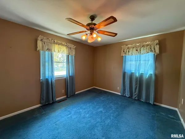 $239,900 | 1008 Jeffrey Drive, Carterville, IL 62918