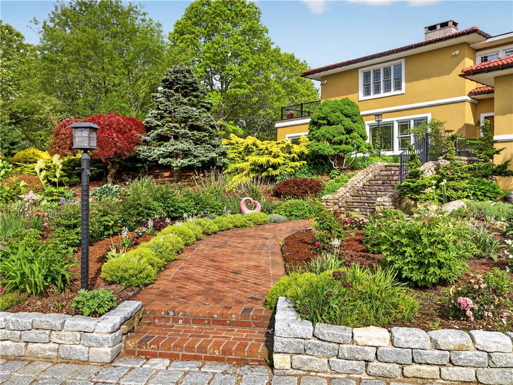 325 Post Road Westerly, RI 02891 - Photo 8 of 49
