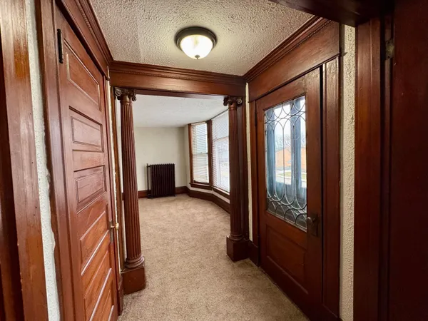 $800 | 2109 Washington Avenue, Unit UPPER #2, Racine, WI 53403