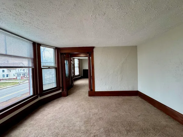 $800 | 2109 Washington Avenue, Unit UPPER #2, Racine, WI 53403