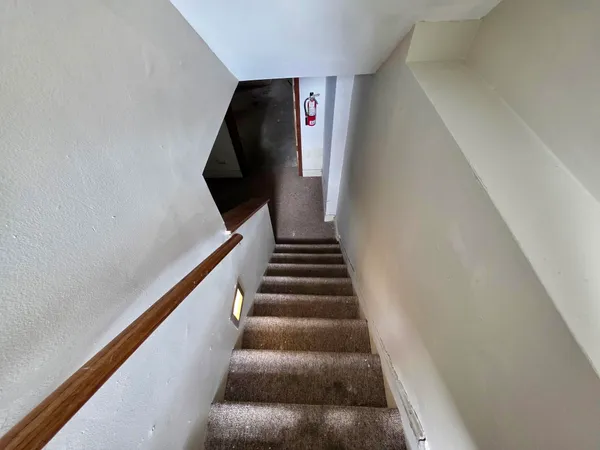 $800 | 2109 Washington Avenue, Unit UPPER #2, Racine, WI 53403