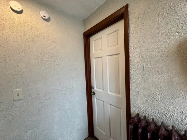 $800 | 2109 Washington Avenue, Unit UPPER #2, Racine, WI 53403