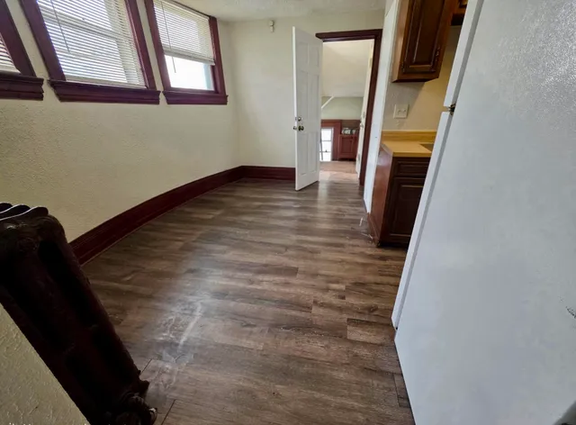 $850 | 2109 Washington Avenue, Unit UPPER #2, Racine, WI 53403