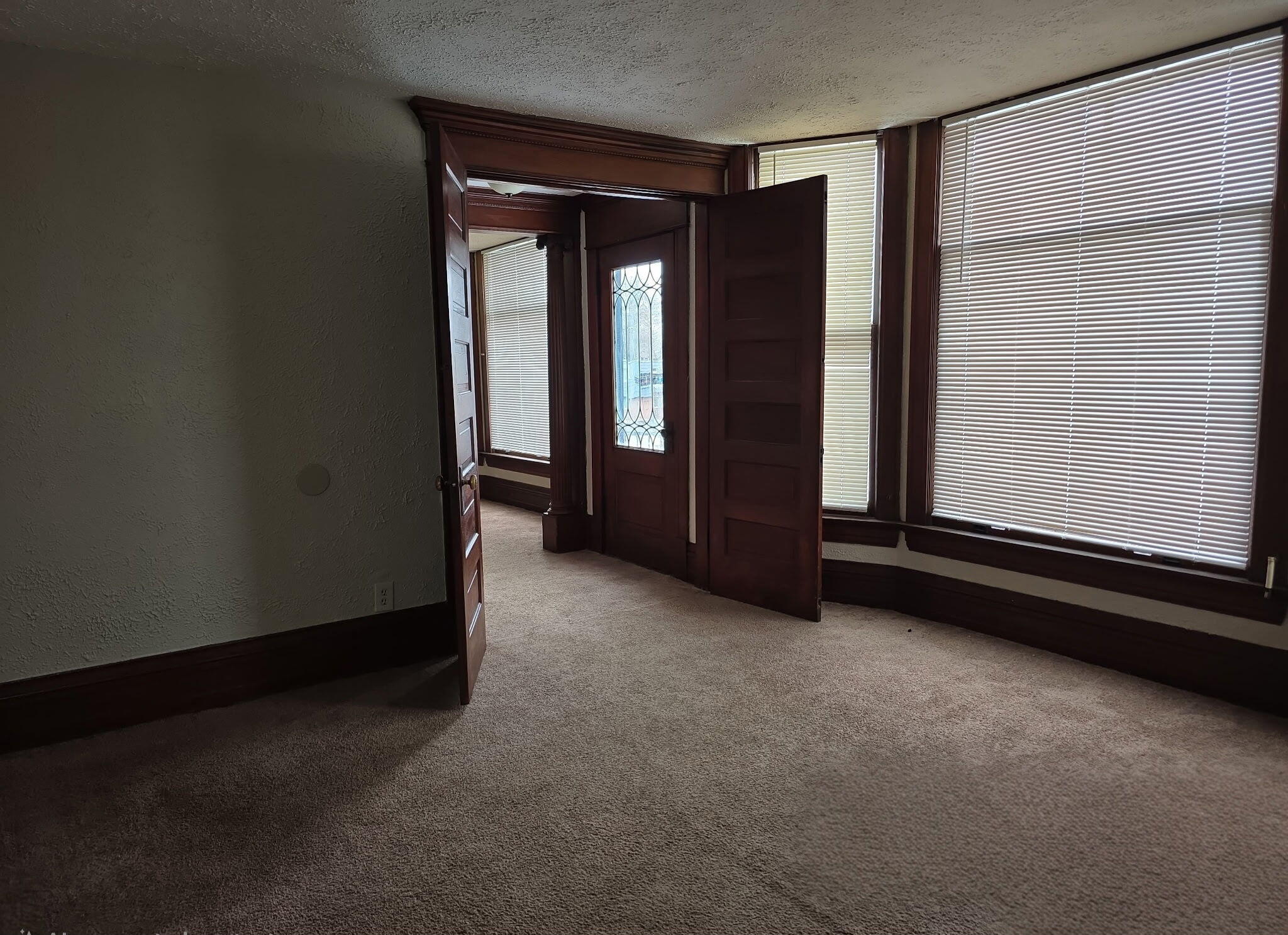 2109 Washington Avenue, Unit UPPER #2 Racine, WI 53403 - Photo 6 of 13 Living Room