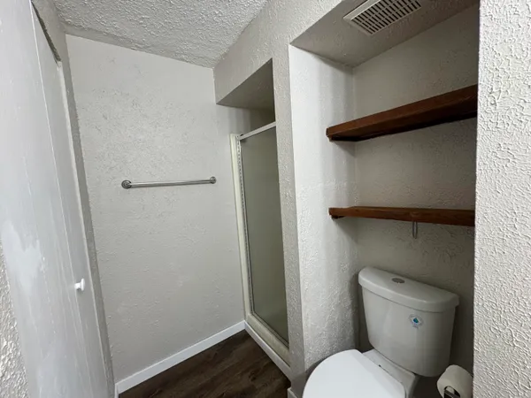 $800 | 2109 Washington Avenue, Unit UPPER #2, Racine, WI 53403