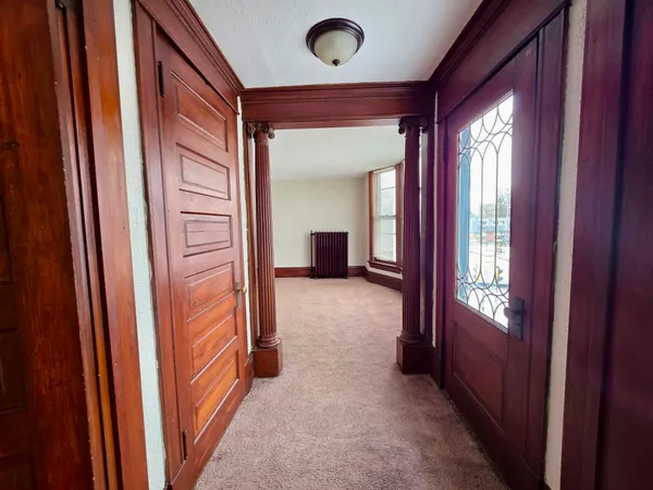 $800 | 2109 Washington Avenue, Unit UPPER #2, Racine, WI 53403