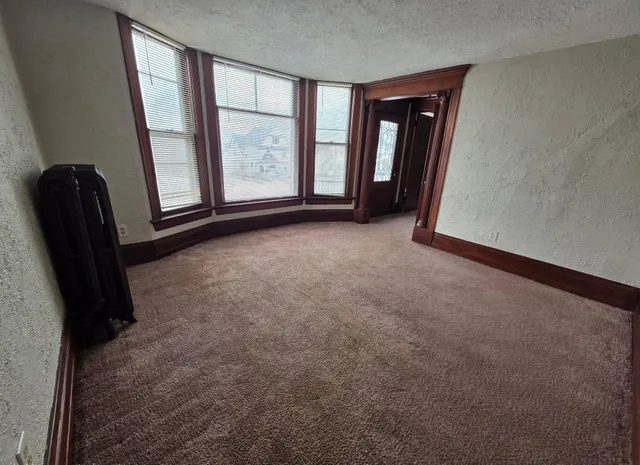 $850 | 2109 Washington Avenue, Unit UPPER #2, Racine, WI 53403