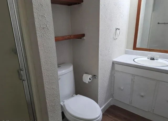 $850 | 2109 Washington Avenue, Unit UPPER #2, Racine, WI 53403