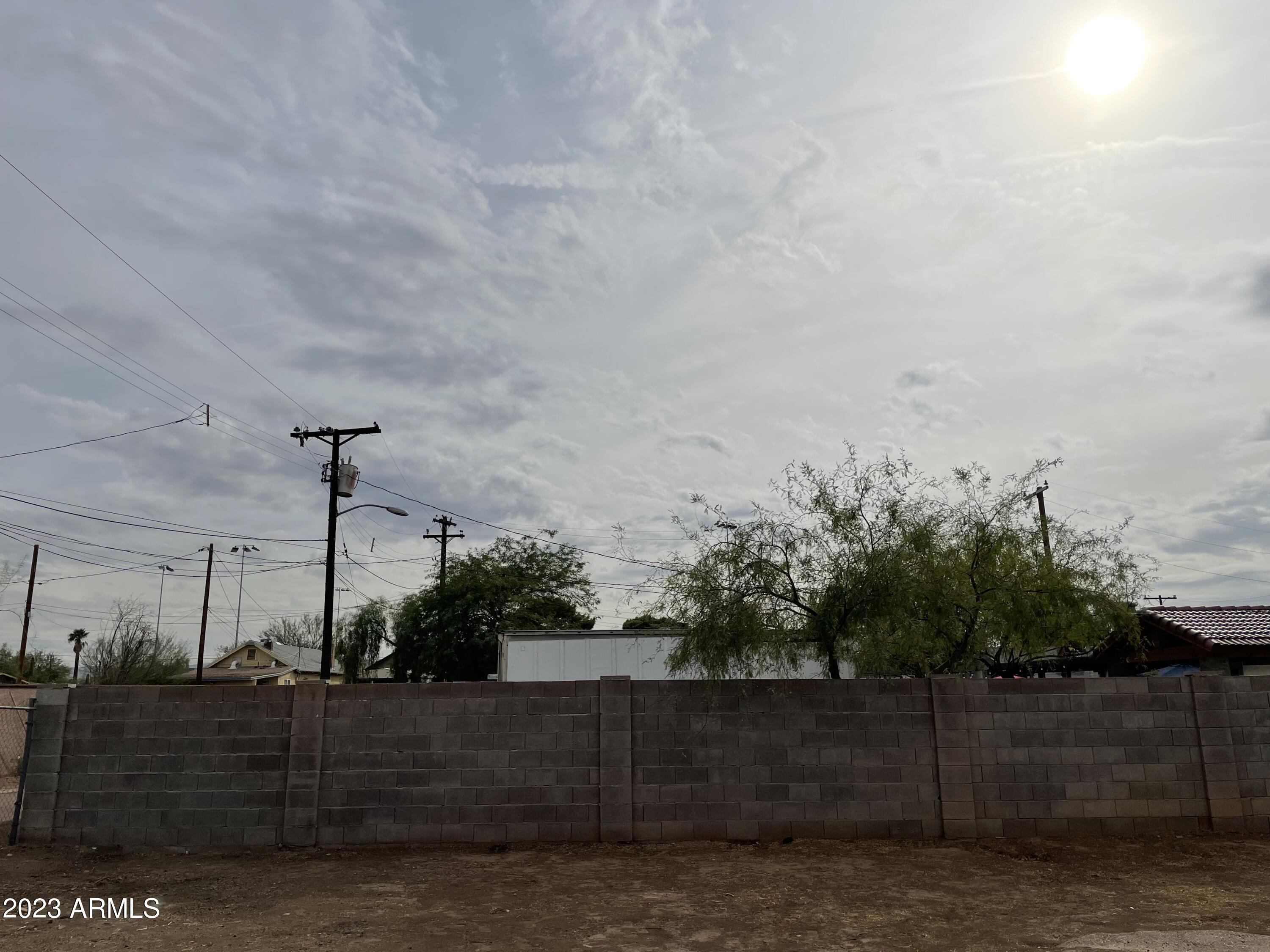 733 1st Street, Unit 5 Phoenix, AZ 85004 - Photo 4 of 5 Facing South