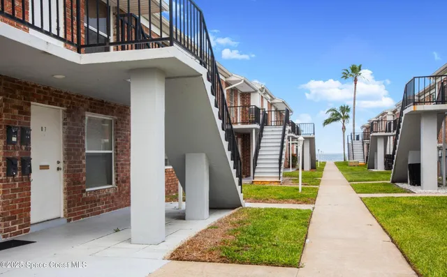 $1,375 | 190 East Olmstead Drive, Unit B7, Titusville, FL 32780