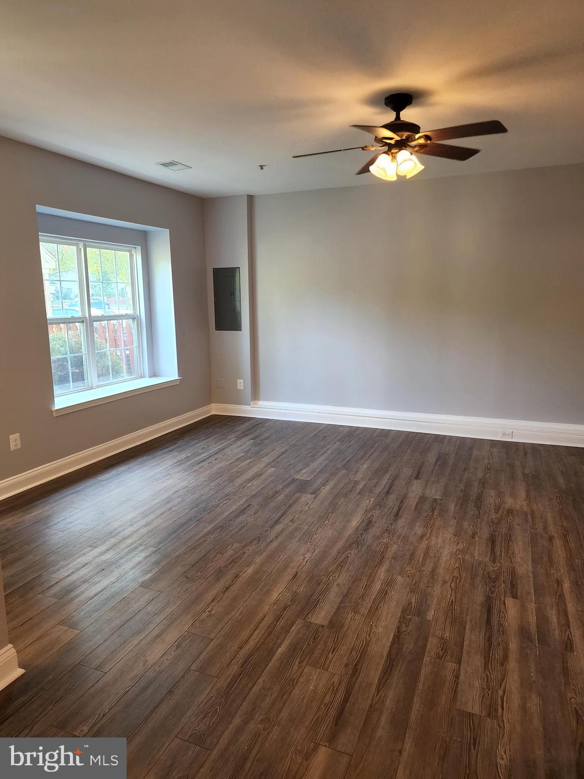 832 Estuary Drive Odenton, MD 21113 - Photo 4 of 27 Living room