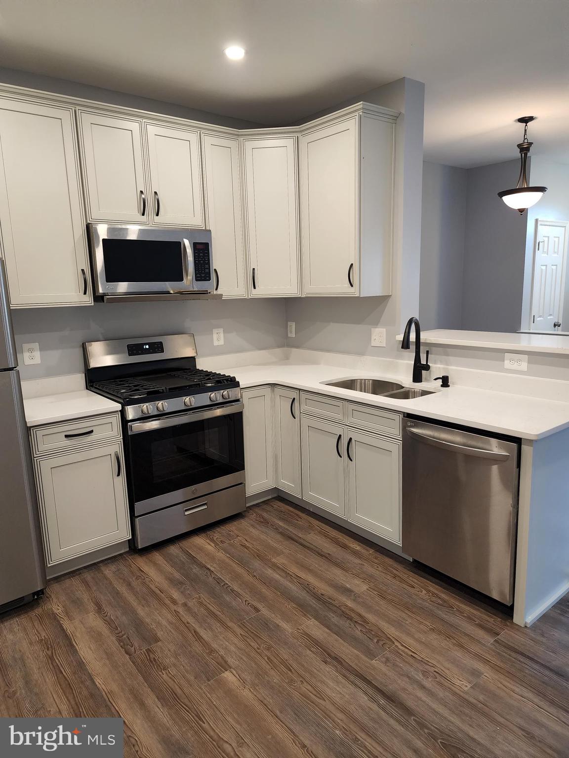 832 Estuary Drive Odenton, MD 21113 - Photo 10 of 27 Kitchen