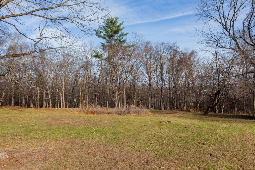 401 Kennedy Road Northampton, MA 01053 - Photo 4 of 22