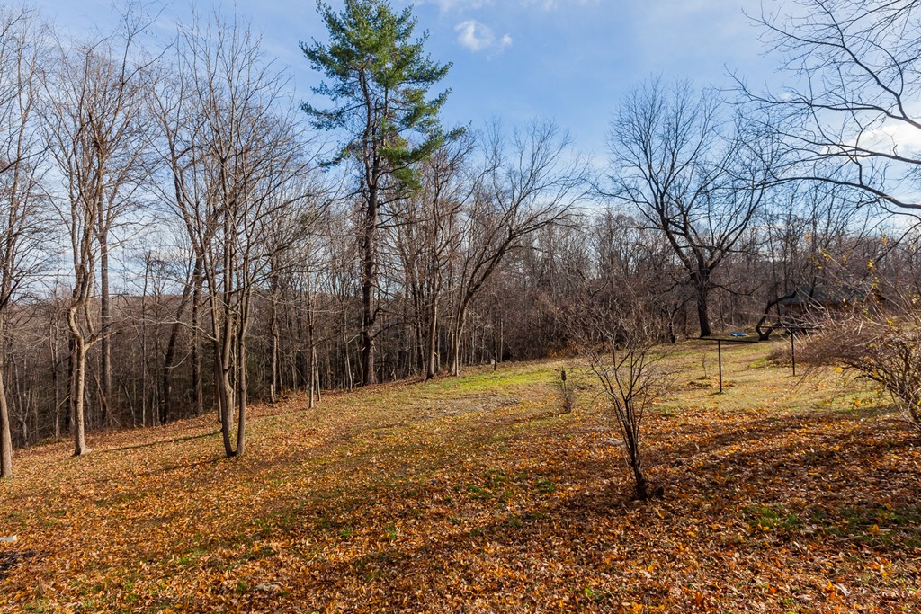401 Kennedy Road Northampton, MA 01053 - Photo 5 of 22