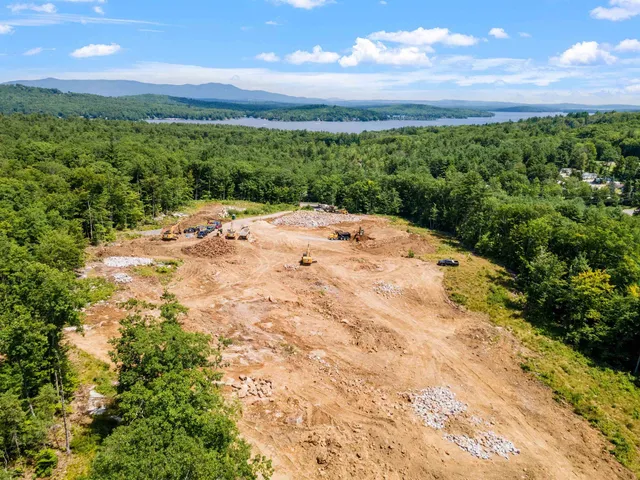 $200,000 | Endicott Street North, Laconia, NH 03246