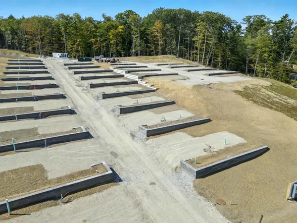 $200,000 | Endicott Street North, Laconia, NH 03246