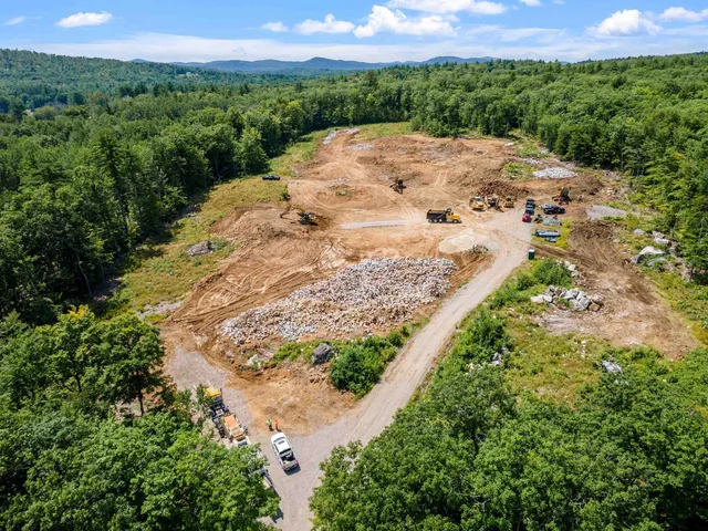 $200,000 | Endicott Street North, Laconia, NH 03246