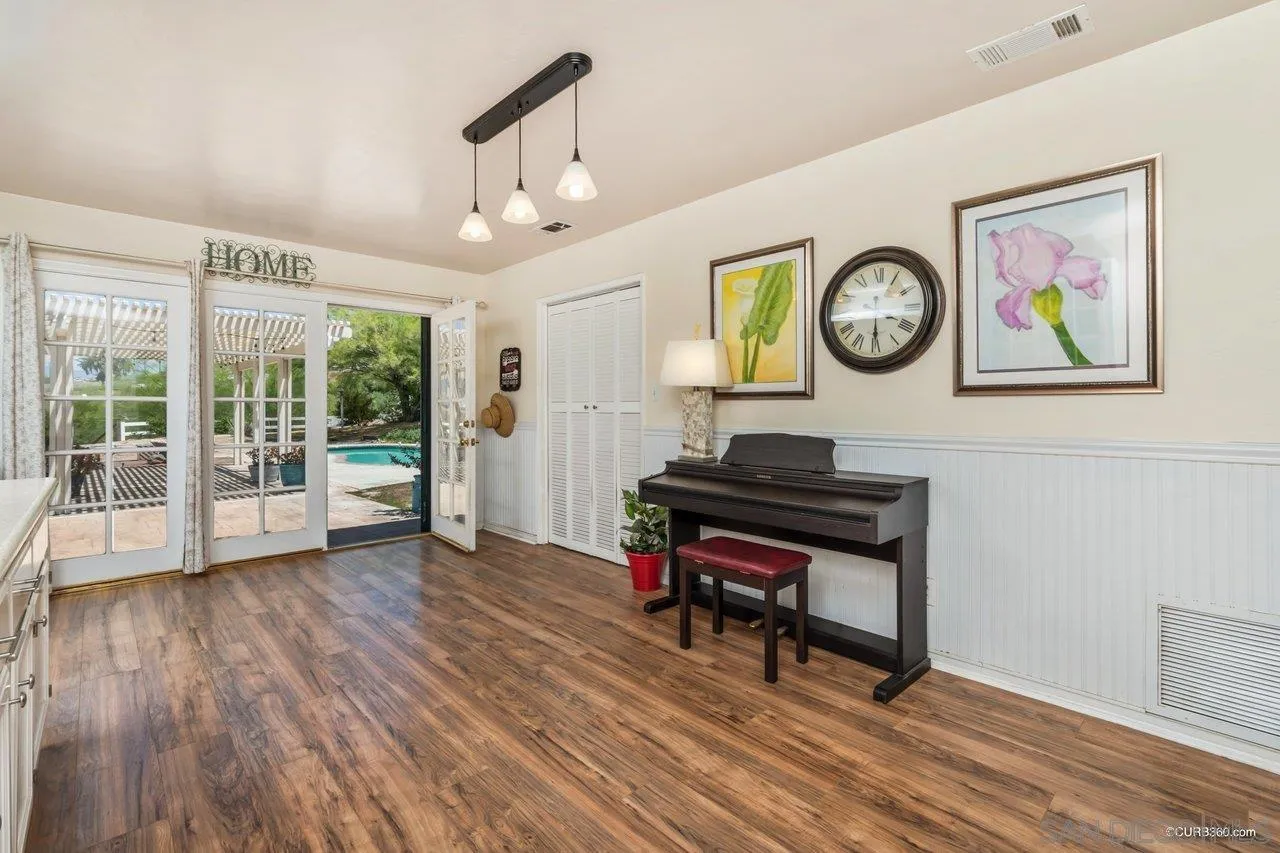 27510 Big Springs Ranch Road Hemet, CA 92544 - Photo 12 of 29 Gallery Image 12