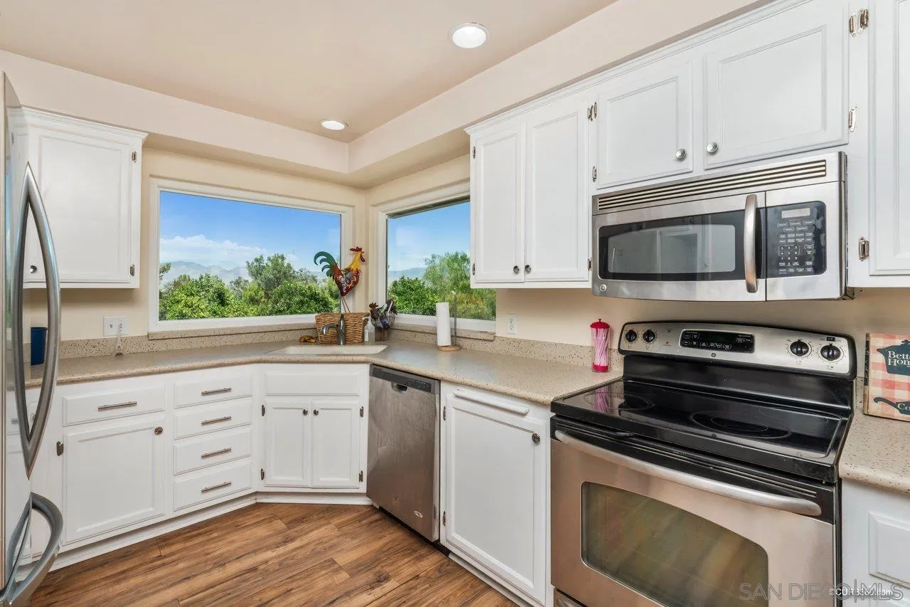 27510 Big Springs Ranch Road Hemet, CA 92544 - Photo 9 of 29 Gallery Image 9