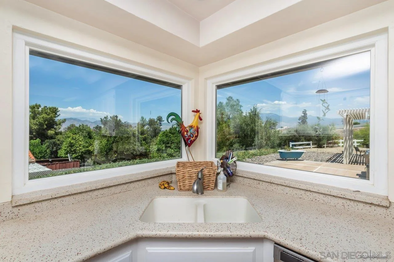 27510 Big Springs Ranch Road Hemet, CA 92544 - Photo 10 of 29 Gallery Image 10
