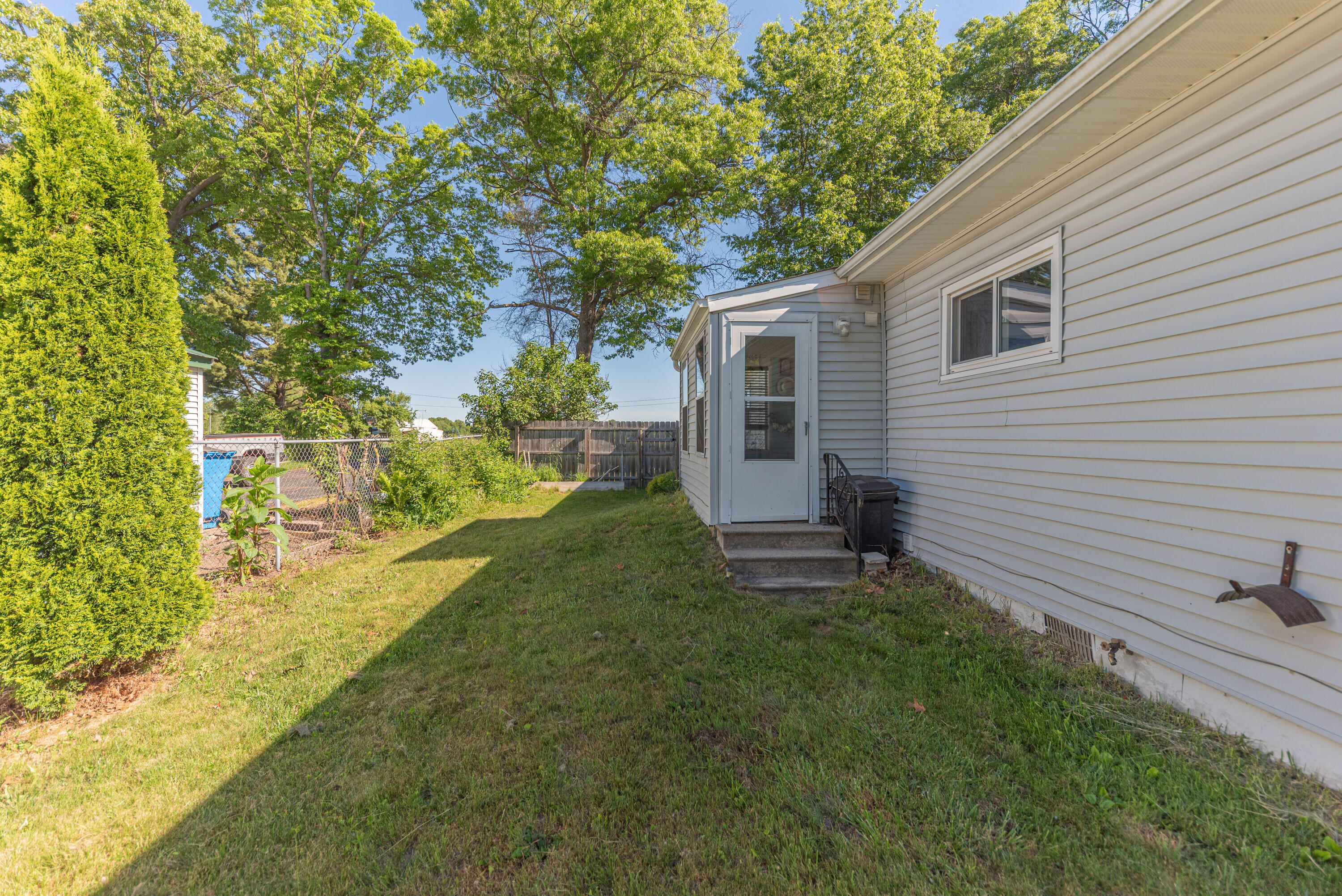 9437 Cady Road Jackson, MI 49201 - Photo 8 of 40 006_34