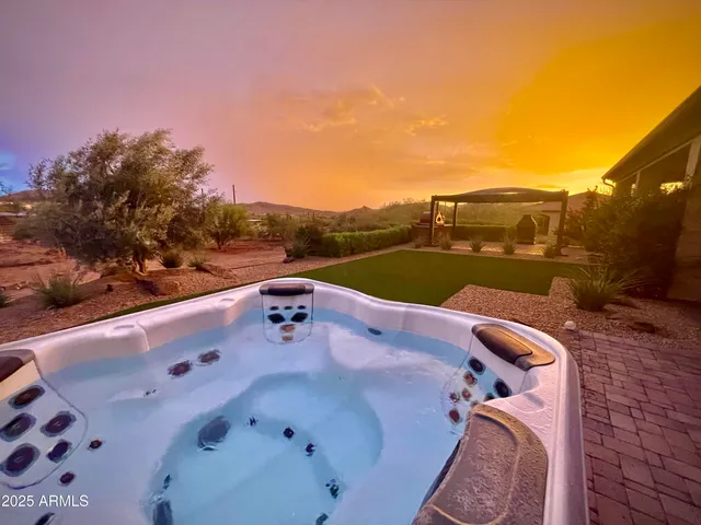 $825,000 | 2049 East Gaffney Road, New River, AZ 85087