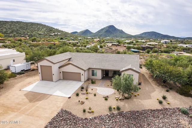 $825,000 | 2049 East Gaffney Road, New River, AZ 85087
