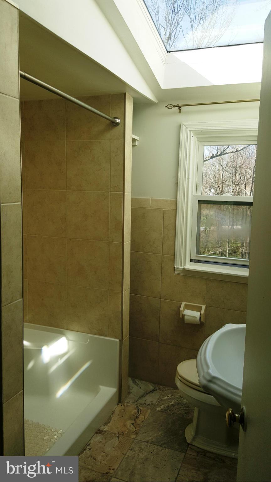 7011 Lancaster Road Pikesville, MD 21207 - Photo 20 of 23 Bath