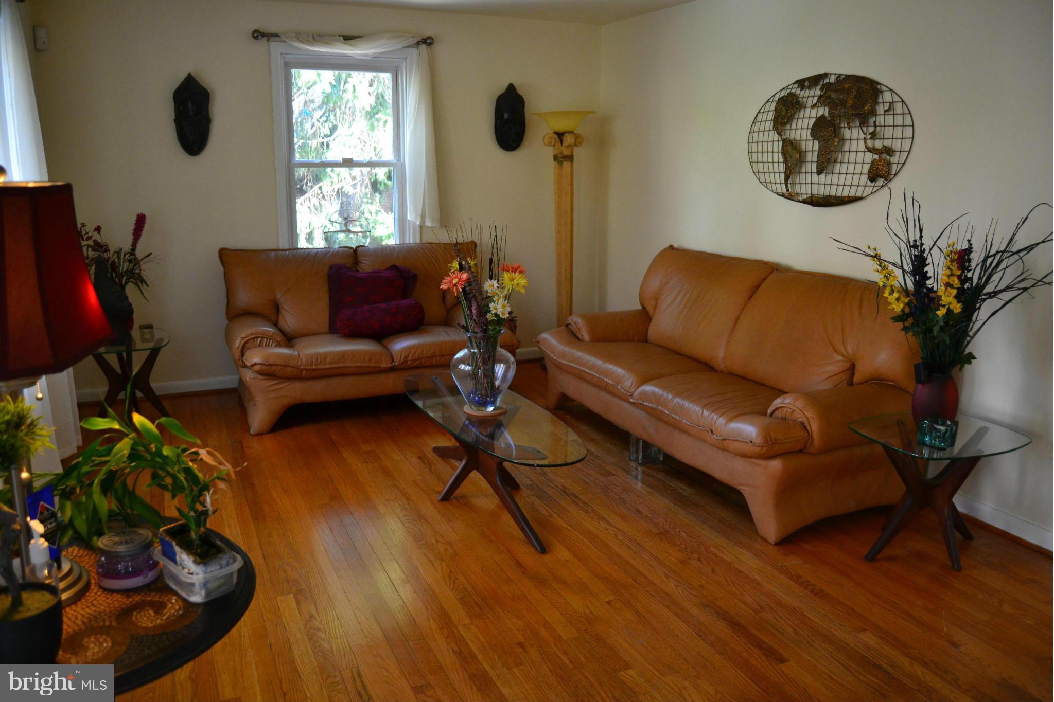 7011 Lancaster Road Pikesville, MD 21207 - Photo 3 of 23 Family Room