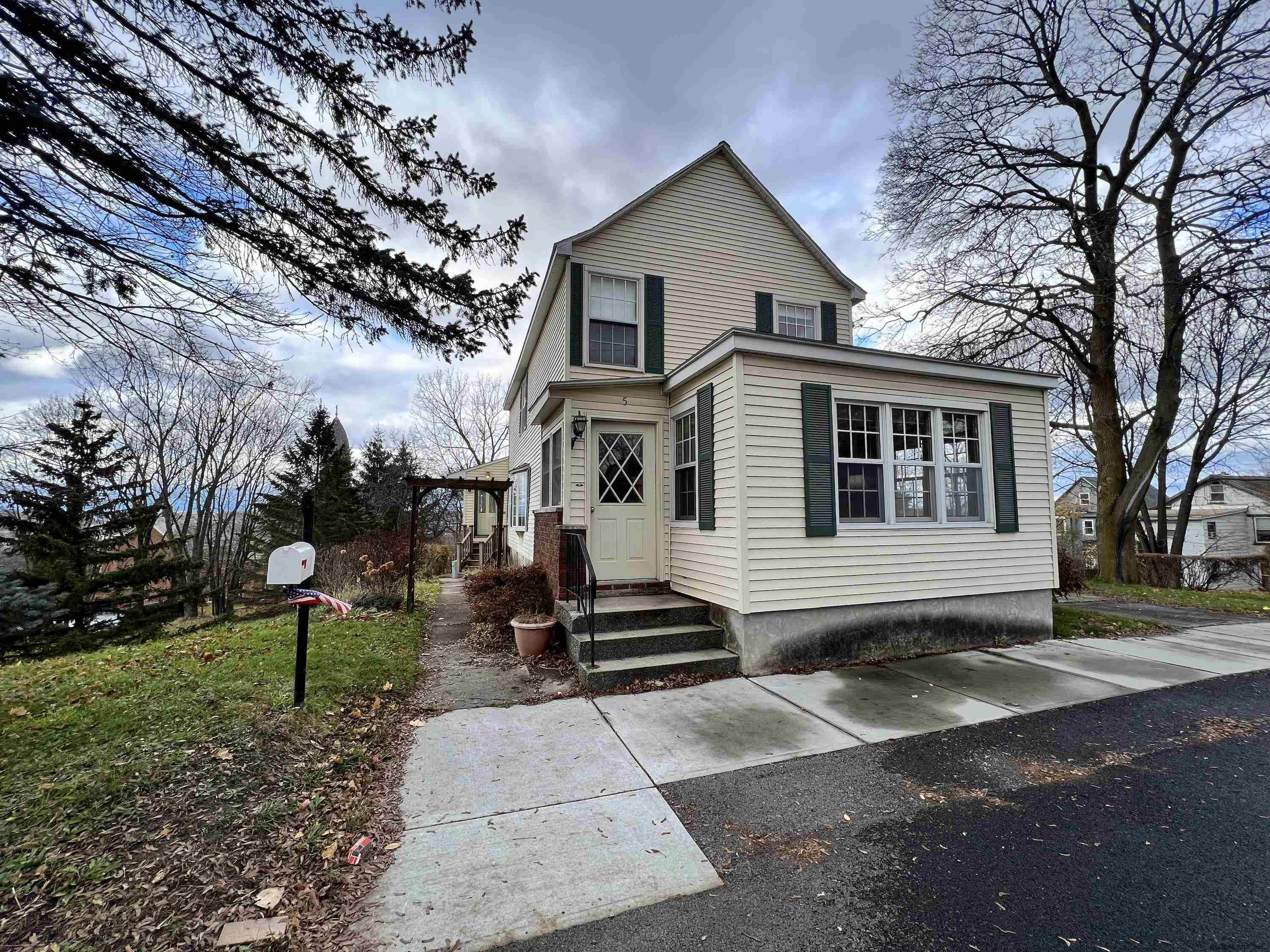 15 Summit Street Rensselaer, NY 12144 - Photo 8 of 80 Photo 8