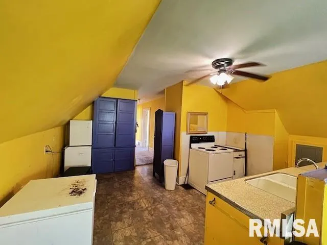 $169,000 | 529 North Kellogg Street, Galesburg, IL 61401