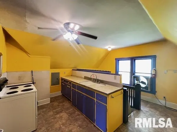 $169,000 | 529 North Kellogg Street, Galesburg, IL 61401