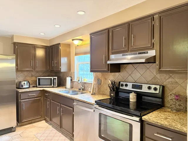 $295,000 | 9308 Thornwood Drive, Indianapolis, IN 46250