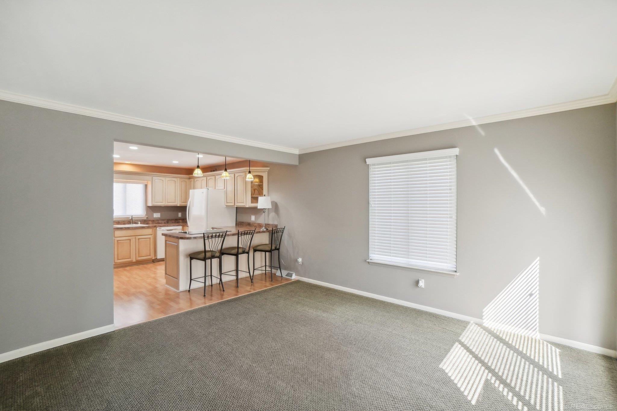 494 Baldwin Avenue Rochester, MI 48307 - Photo 8 of 38 50154932-b68a4ea3-346e-45f0-adae-983e8aea8518.JPG