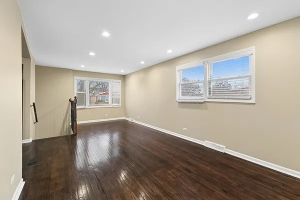 $270,000 | 2808 West 140th Place, Blue Island, IL 60406