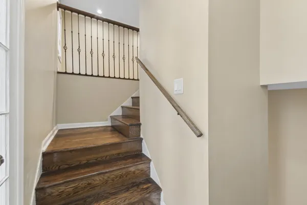 $270,000 | 2808 West 140th Place, Blue Island, IL 60406