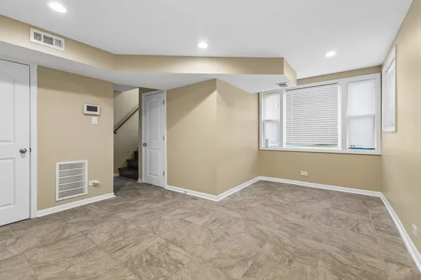 $270,000 | 2808 West 140th Place, Blue Island, IL 60406