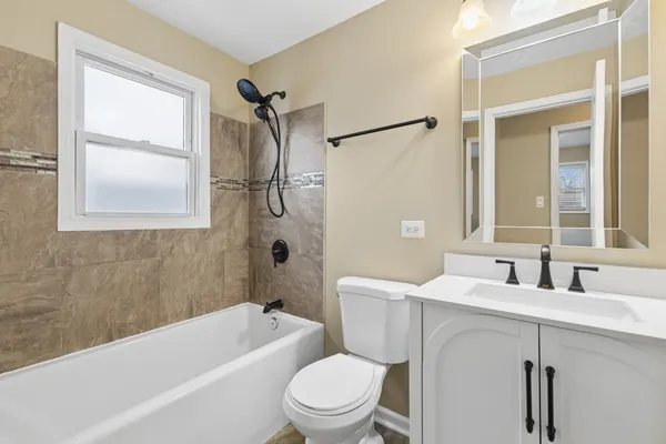 $270,000 | 2808 West 140th Place, Blue Island, IL 60406