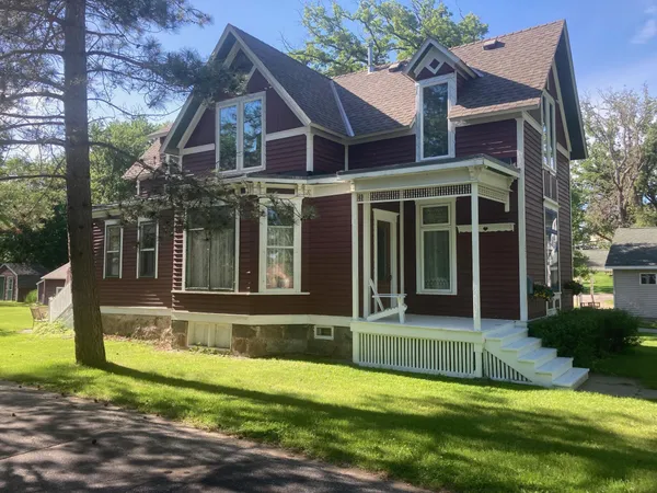 $395,000 | 221 Main Street North, Sauk Centre, MN 56378