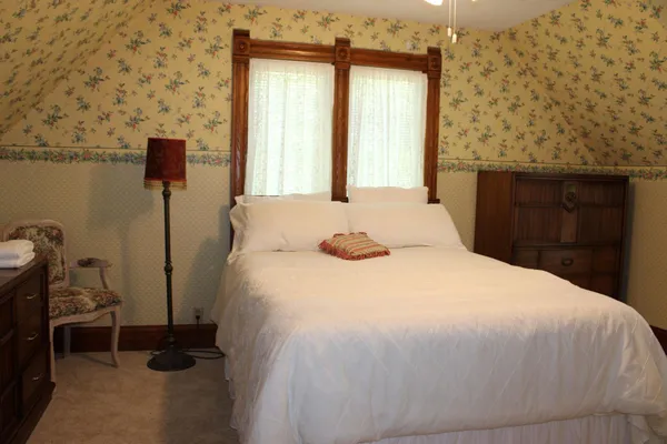 $395,000 | 221 Main Street North, Sauk Centre, MN 56378