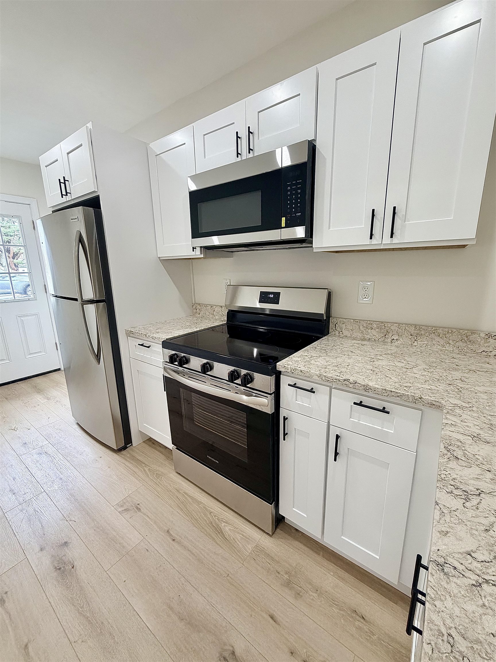 57 Washington Street Seabrook, NH 03874 - Photo 19 of 35