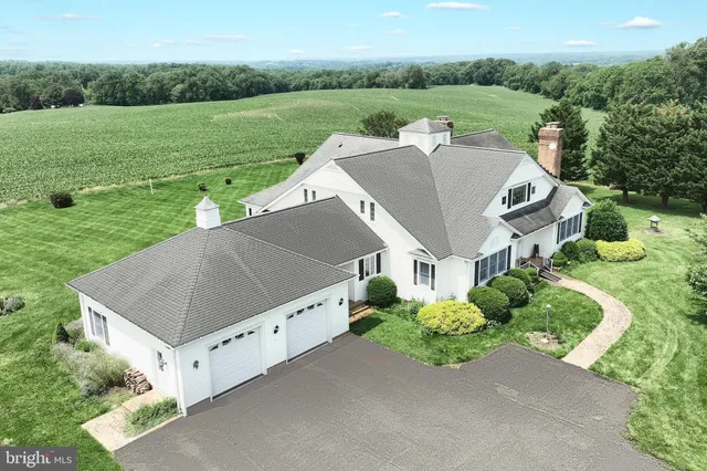 a view of a house with a garage