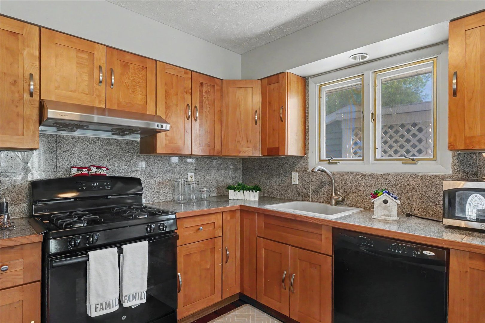 1704 Fort Jesse Road Normal, IL 61761 - Photo 13 of 36