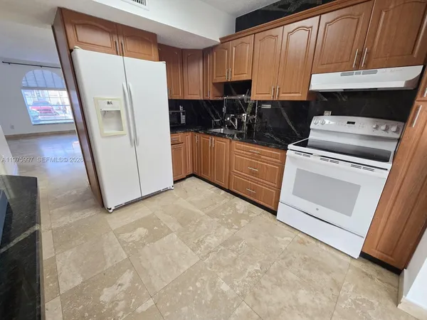 $3,000 | 7211 West 24th Avenue, Unit 2370, Hialeah, FL 33016